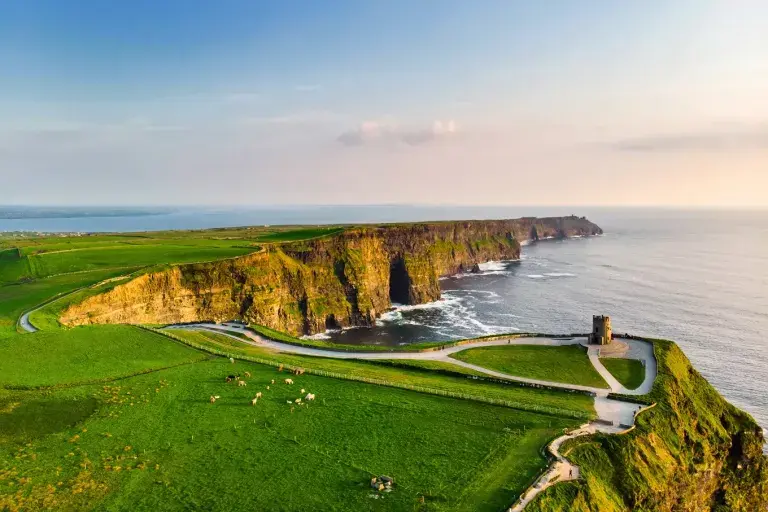 Irlanda lança programa inovador para atrair novos moradores às suas encantadoras ilhas da costa oeste. Veja como funciona e como se inscrever
